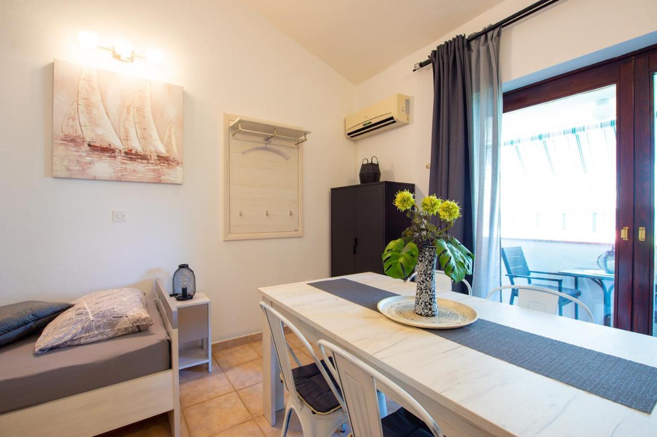 Apartments Ela Новаля Екстер'єр фото