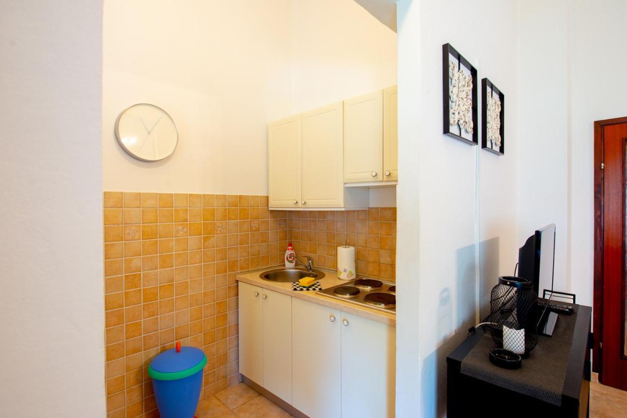 Apartments Ela Новаля Екстер'єр фото