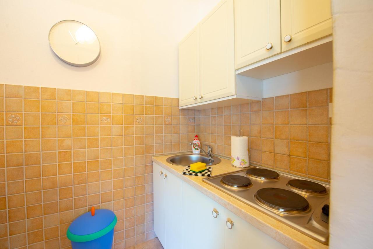Apartments Ela Новаля Екстер'єр фото