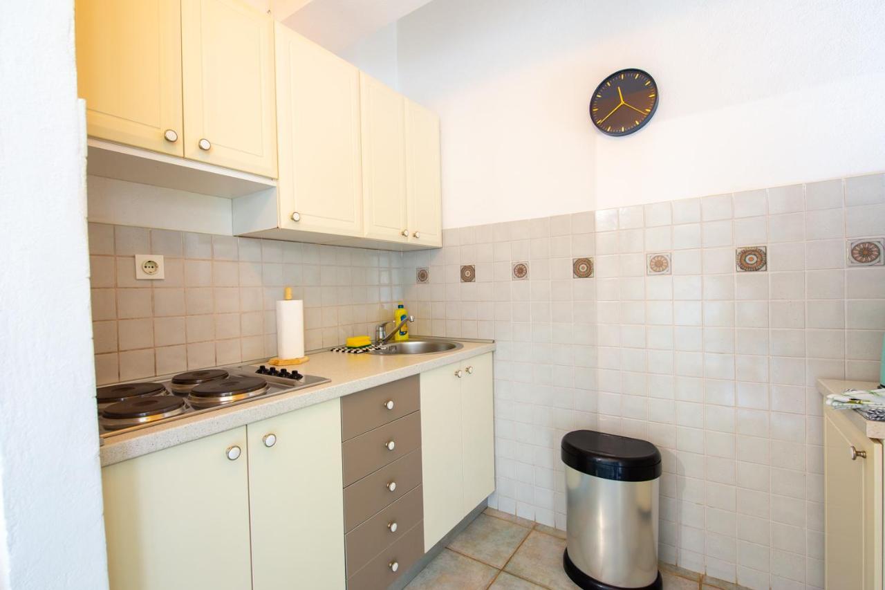 Apartments Ela Новаля Екстер'єр фото